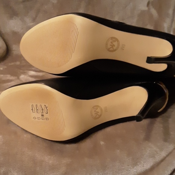 Michael Kors leather boot - Picture 3 of 5